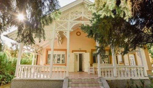 Two-Bedroom Apartment with Garden View