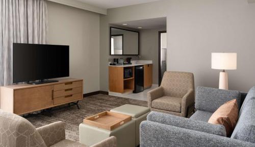 One-Bedroom Corner King Suite