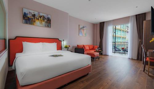 Junior Suite with Balcony