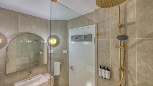 King Suite with Spa Bath