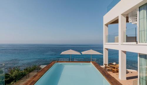 Presidential Suite with Private Pool (2 adults + 2 kids)