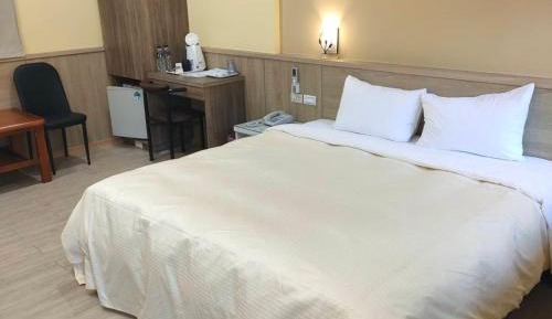 Queen Room