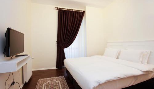 Large Two-Bedroom Apartment