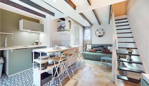 One-Bedroom Holiday Home