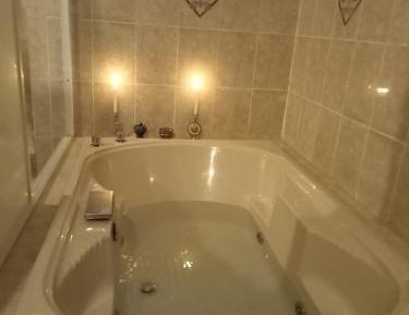 Suite with Hot Tub