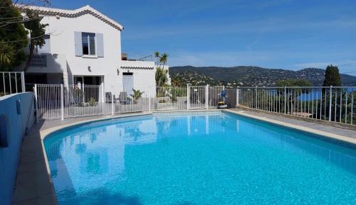 Two-Bedroom Apartment with Terrace (4 Adults) N°1