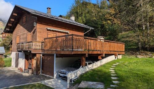 Chalet (8 Adults)