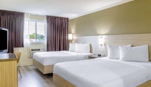 Deluxe Queen Room with Two Queen Beds - Non-Smoking