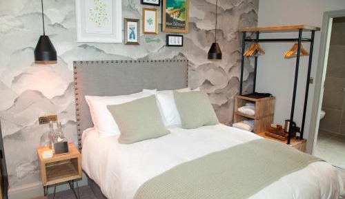 Deluxe Double Room with Shower