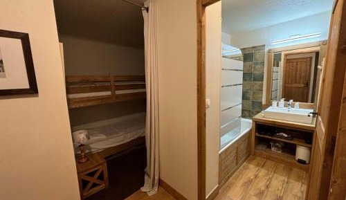 Three-Bedroom Apartment with Mountain View