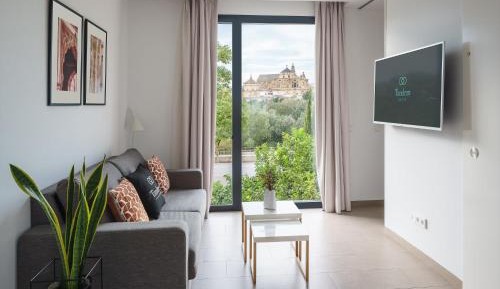 One-Bedroom Superior Apartment with Parking