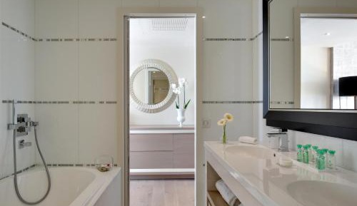Junior Suite with Terrace - Free Spa Access