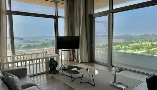 Kids Room (for 4 people swimming pool)
