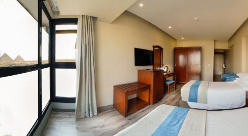 Superior Room with Pyramid View