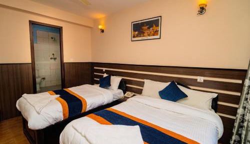Deluxe Double Room (2 Adults + 1 Child)