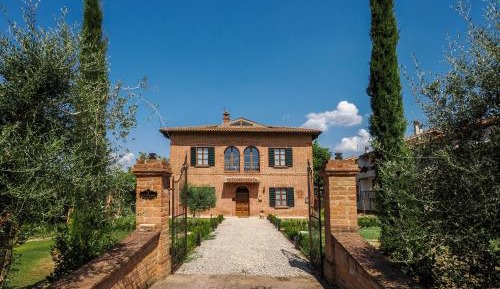 Villa with Garden View