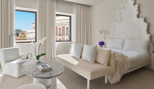 One-Bedroom Corner Loft Suite with City View