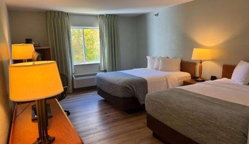 Queen Room with Two Queen Beds - Non-Smoking