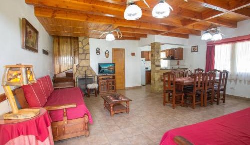 Three-Bedroom Deluxe Apartment
