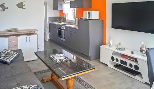 One-Bedroom Holiday Home