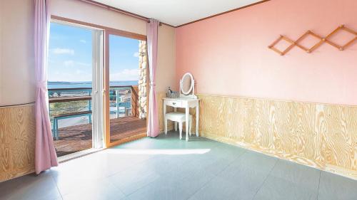 Double Room with Sea View 2