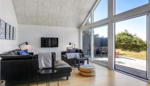 Five-Bedroom Holiday Home