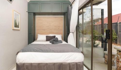 Luxury Queen Room