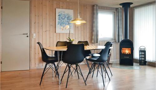 Three-Bedroom Holiday Home 