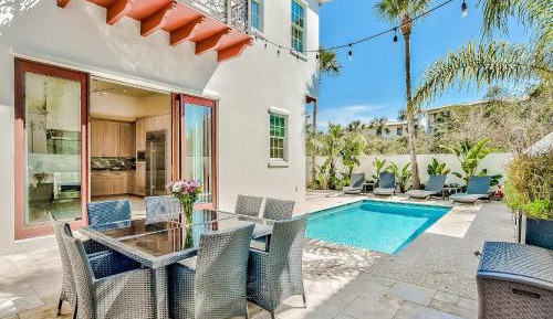 Four-Bedroom Holiday Home