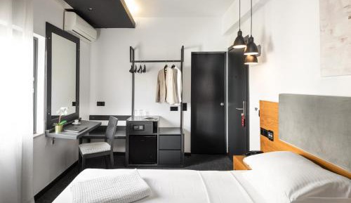Standard Economy Room with Internal View