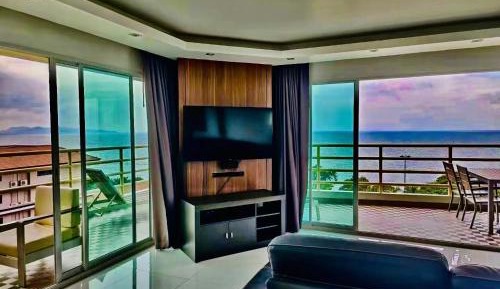 One-Bedroom Premium Apartment with Ocean View