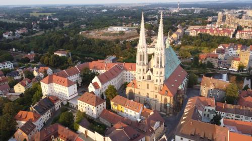 One-Bedroom Apartment with Terrace