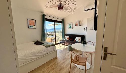 Studio with Sea View