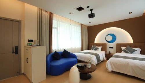 Deluxe Double Room with Shower