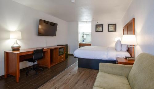 King Room with Sofabed - Non-Smoking