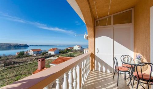 One-Bedroom Apartment with Terrace