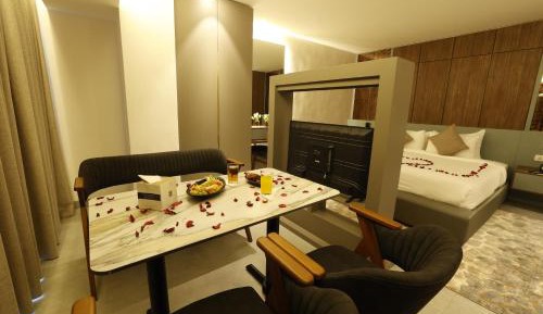 Deluxe King Room