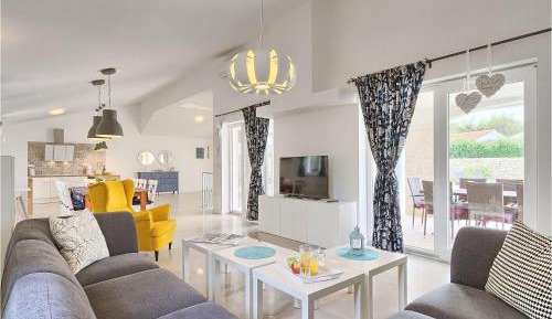 Four-Bedroom Holiday Home