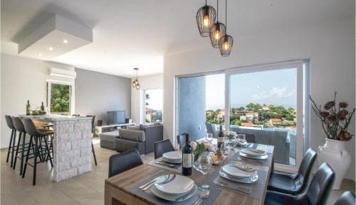 Three-Bedroom Holiday Home 