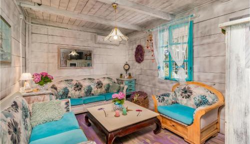 One-Bedroom Holiday Home