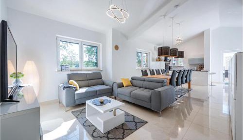 Three-Bedroom Holiday Home 