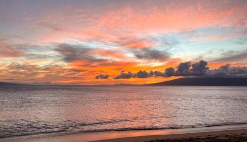 KBM Resorts   FREE CAR   Maui Kaanapali Villas   Renovated Studio Near Beach Central A/C MKV-B247