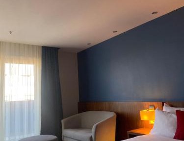 Standard King Room with Bridge View