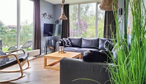 Three-Bedroom Holiday Home 
