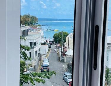 Two-Bedroom Apartment with Balcony and Sea View