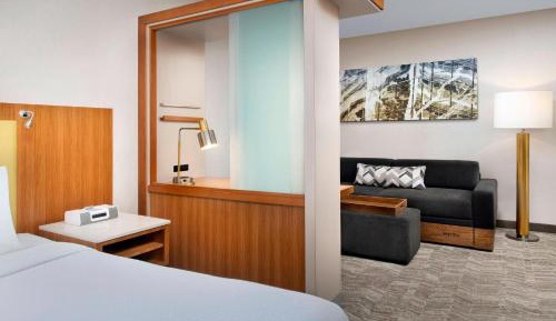Queen Studio with Sofa Bed - Hearing Accessible