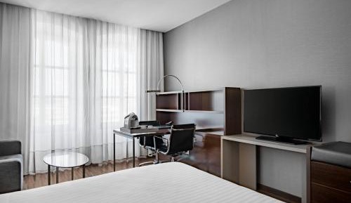 Standard Plus King Room, Guest room, 1 King, City view
