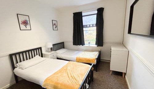 Standard Twin Room with Shared Bathroom