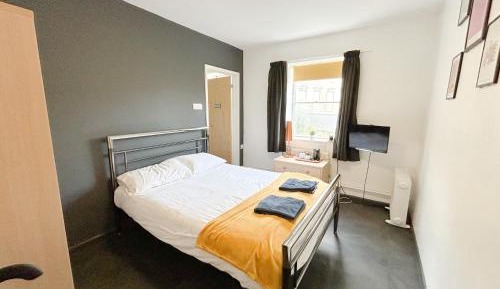 Double Room with Private Bathroom
