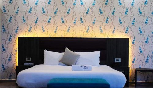 King Room with Mountain View